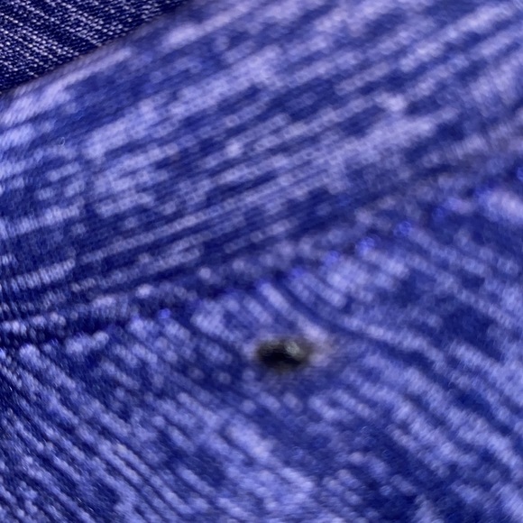 blue white  UNDER ARMOUR loose fit Heat Gear tshirt size medium stay dry mark - Picture 5 of 5